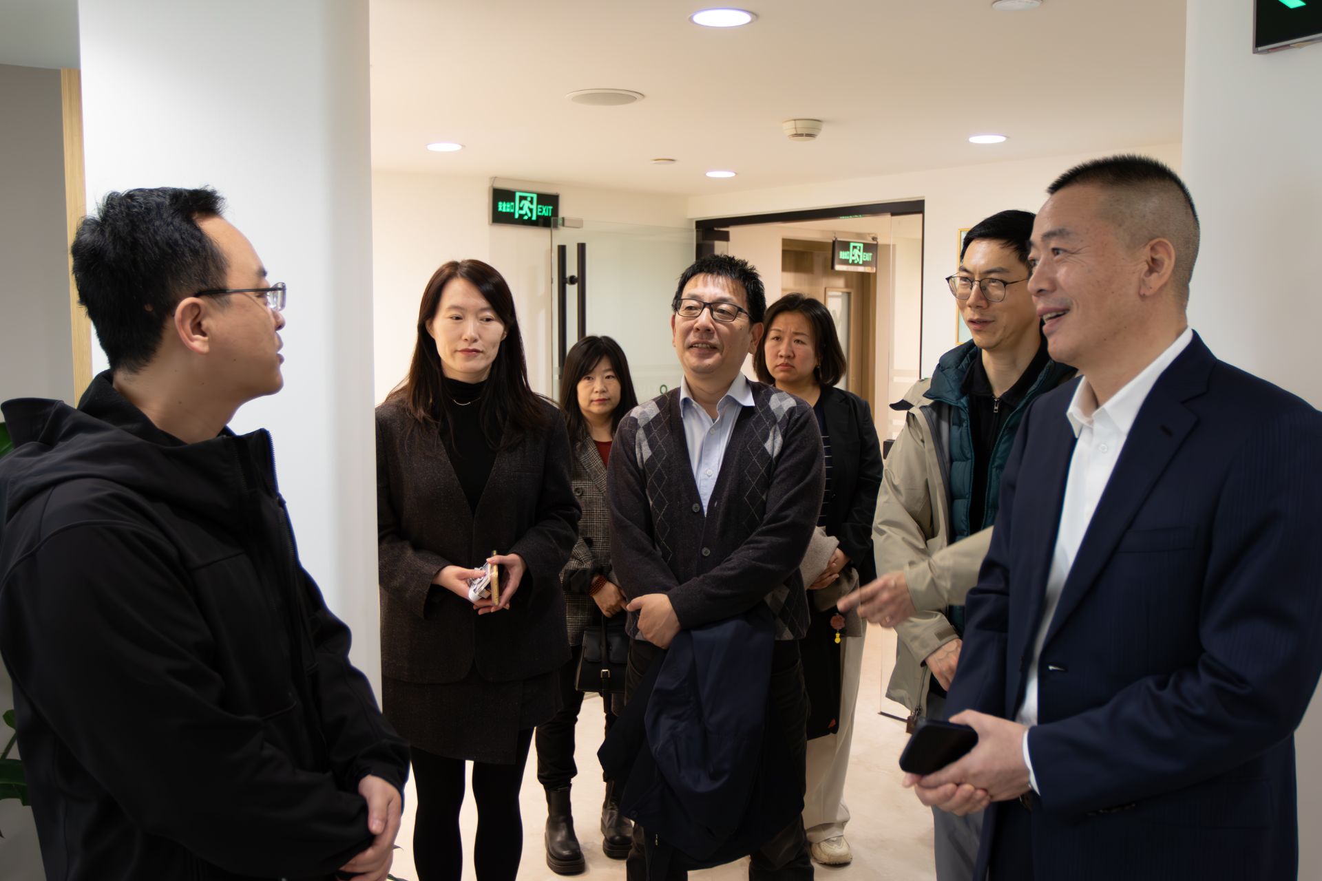 Leaders of the Huade County Party Committee in Inner Mongolia visited Graviton to discuss new paths for the development of a county-wide organic industry.-84-1