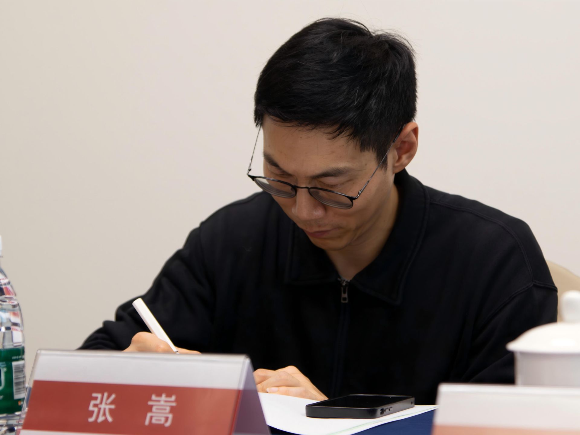 Leaders of the Huade County Party Committee in Inner Mongolia visited Graviton to discuss new paths for the development of a county-wide organic industry.-84-4